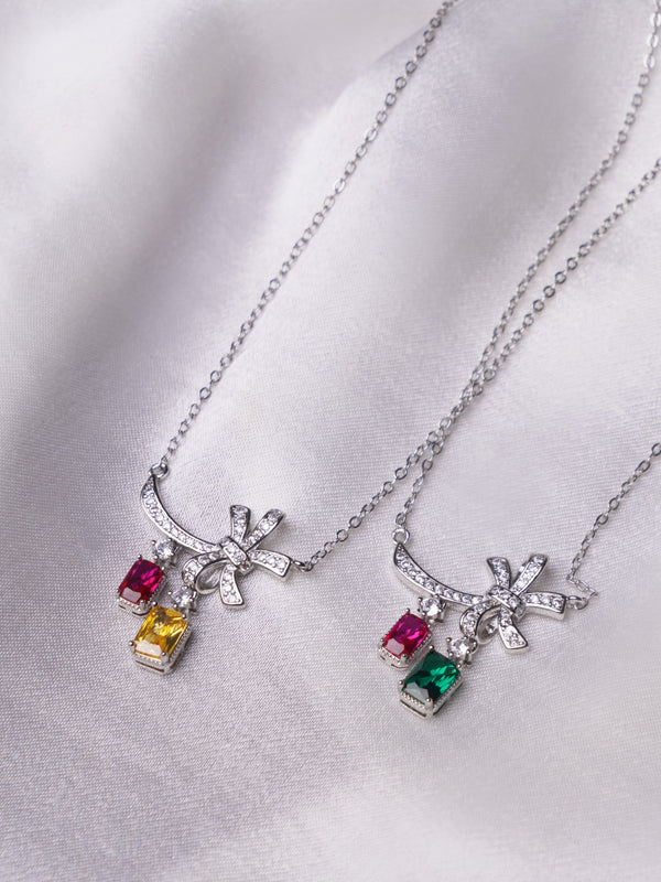 RIVELLE GOLD NECKLACE