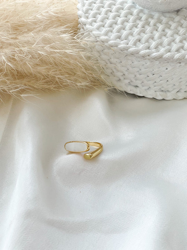 PEARL WAVE RING