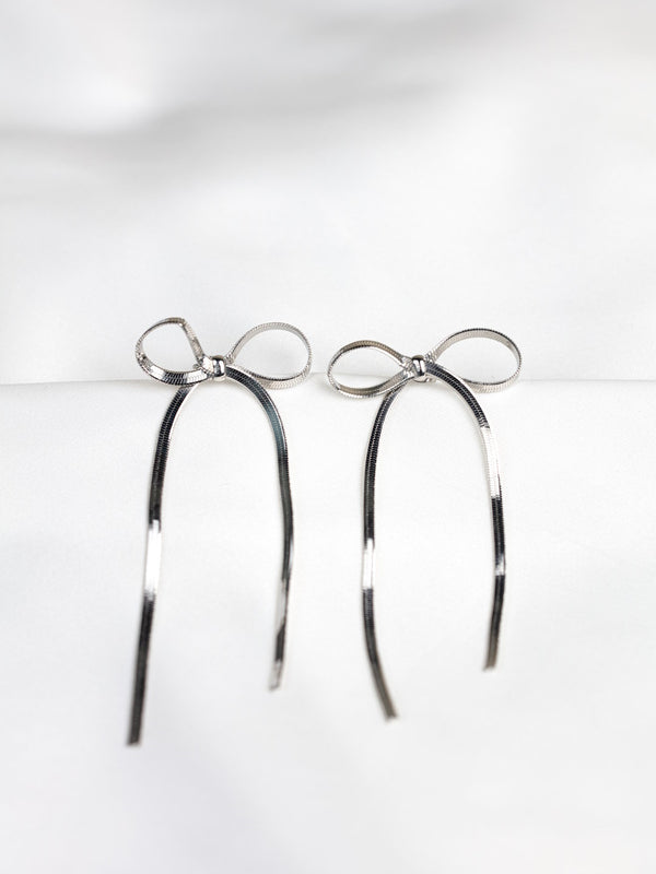 FANTASY BOWTIE EARRING