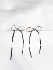 FANTASY BOWTIE EARRING