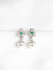 PETAL FLORAL EARRING