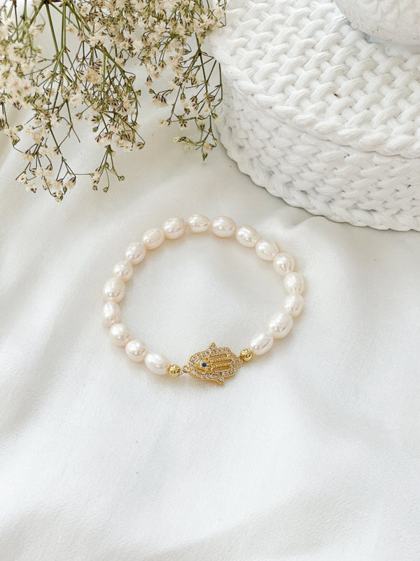 HAND & PEARL BRACELET
