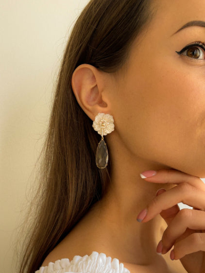 SHELL FLOWER & WATERDROP EARRING