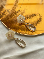 SHELL FLOWER & WATERDROP EARRING