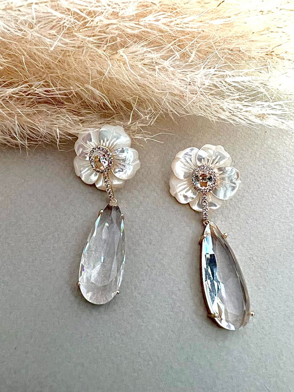 SHELL FLOWER & WATERDROP EARRING