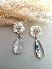 SHELL FLOWER & WATERDROP EARRING