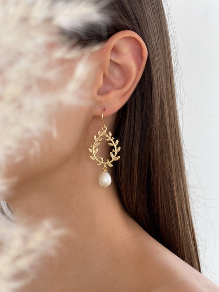 LEAF AND PEARL EARRINGS