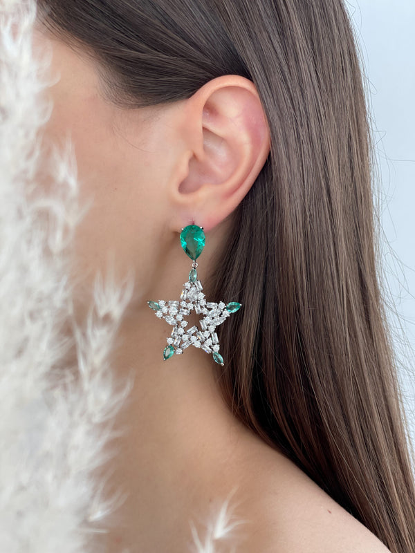 POINT GREEN STAR EARRING
