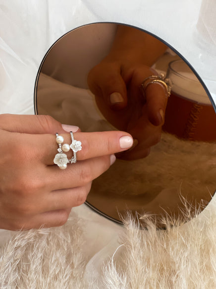 LAYA PEARL FLOWER RING