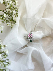 LAYA FLOWER & BEE RING