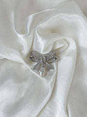 ANTIQUE STYLE BROOCH