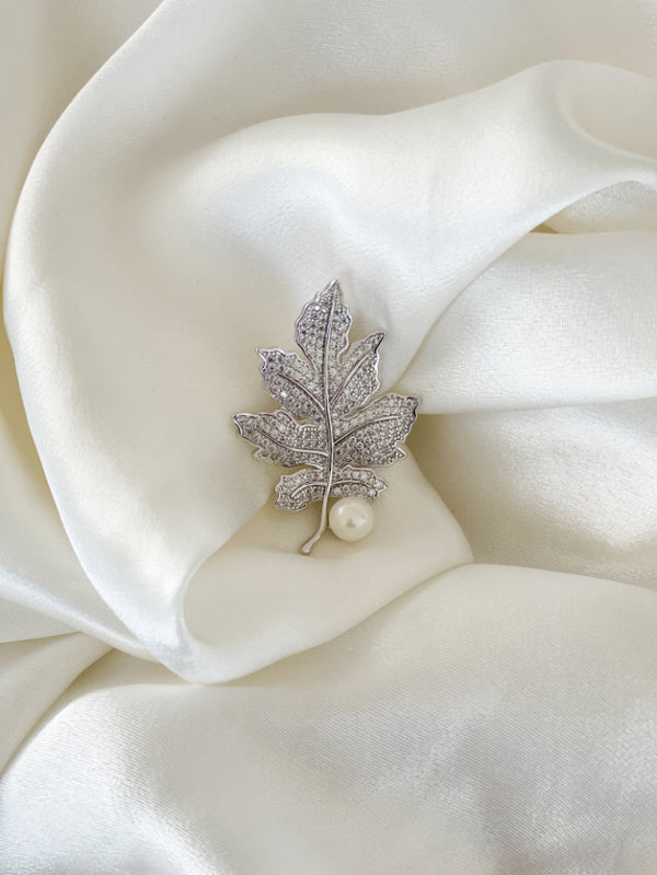 LEAF BROOCH